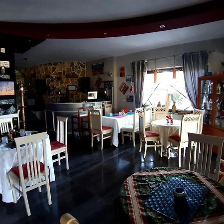 Udenisht Hotel Villa Stone Dream Bar Restaurant מראה חיצוני תמונה