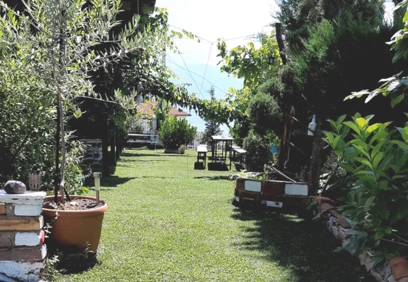 Udenisht Hotel Villa Stone Dream Bar Restaurant מראה חיצוני תמונה