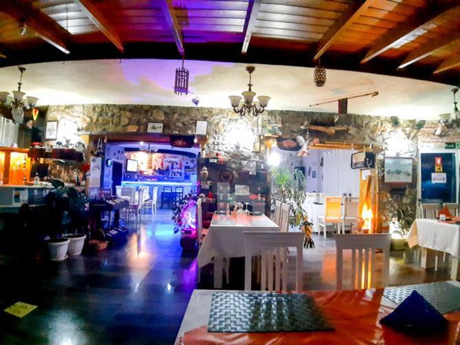 Udenisht Hotel Villa Stone Dream Bar Restaurant מראה חיצוני תמונה