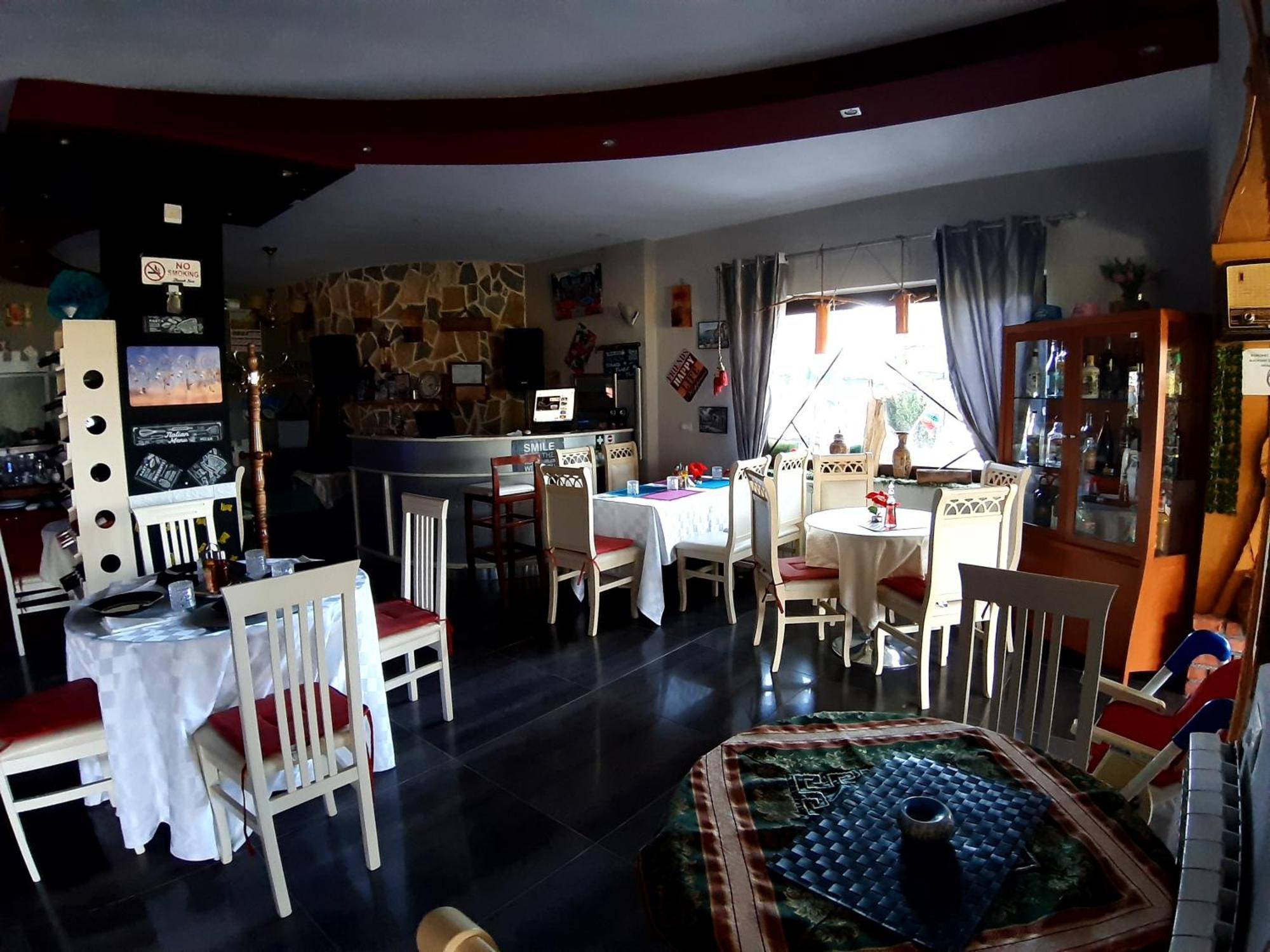 Udenisht Hotel Villa Stone Dream Bar Restaurant מראה חיצוני תמונה
