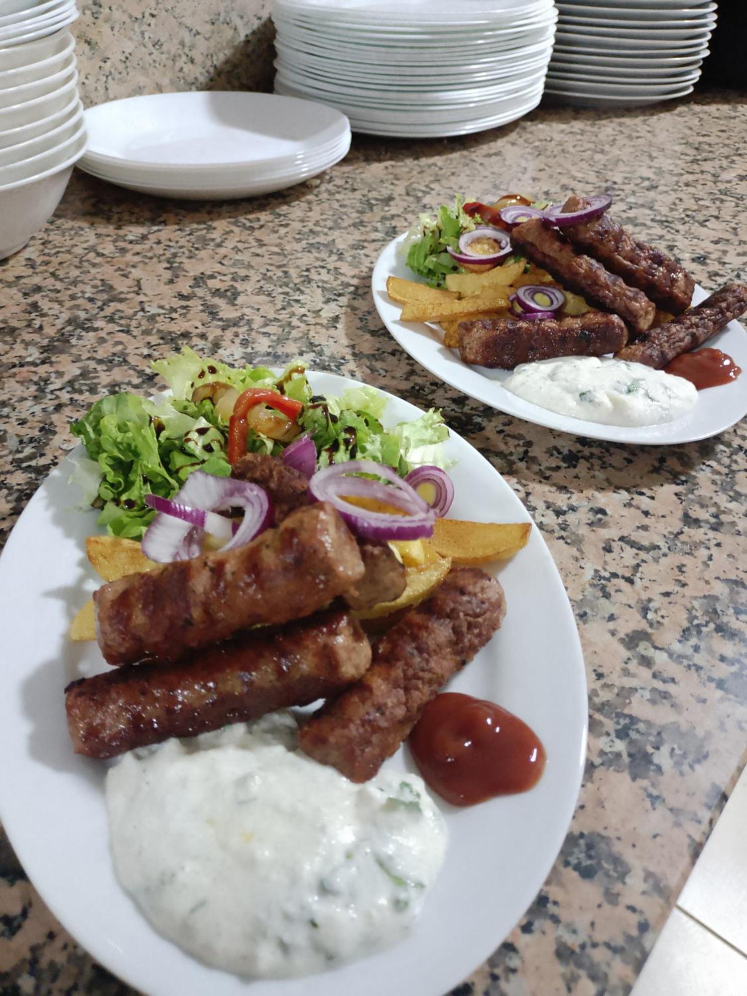 Udenisht Hotel Villa Stone Dream Bar Restaurant מראה חיצוני תמונה