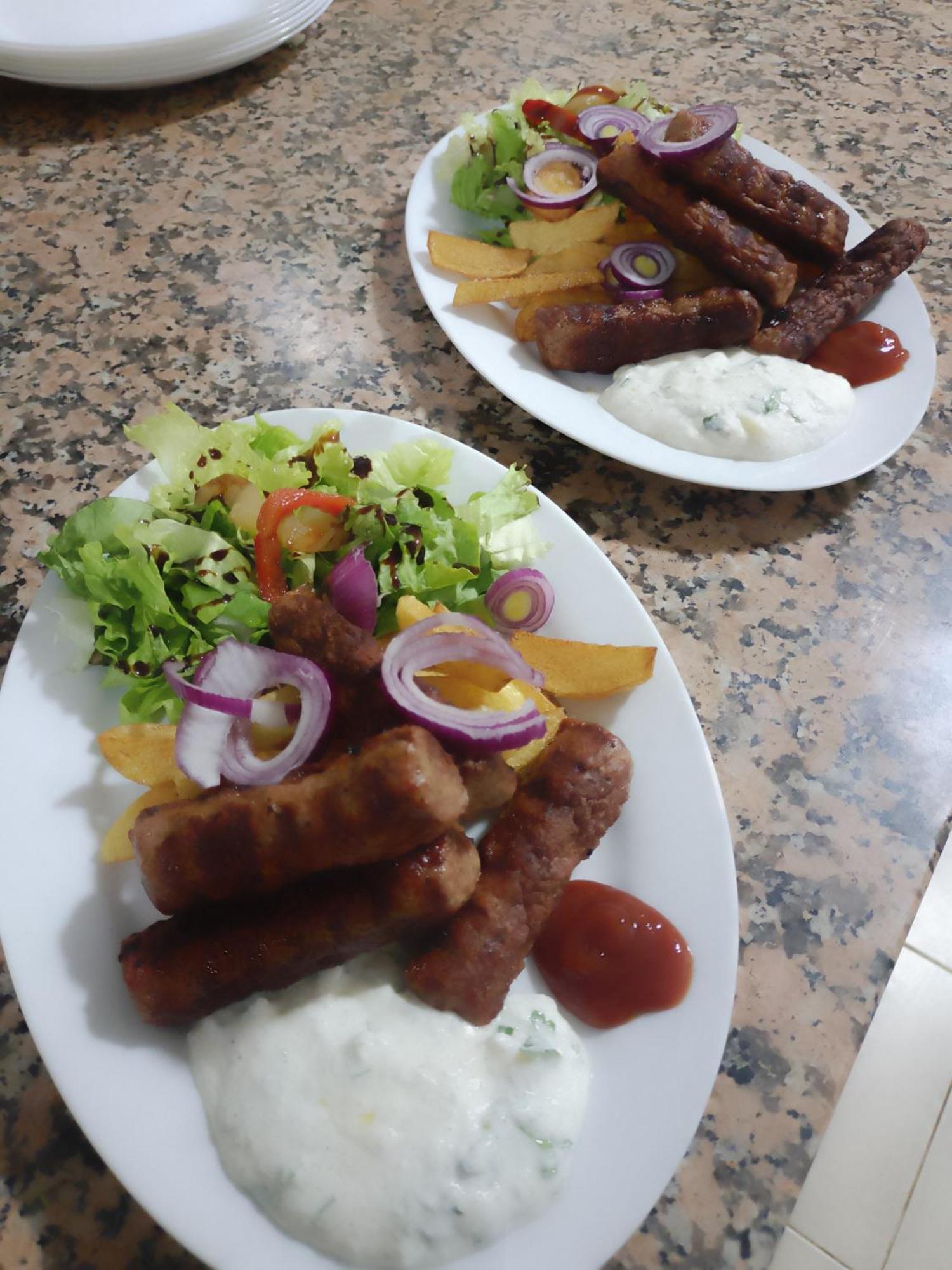Udenisht Hotel Villa Stone Dream Bar Restaurant מראה חיצוני תמונה
